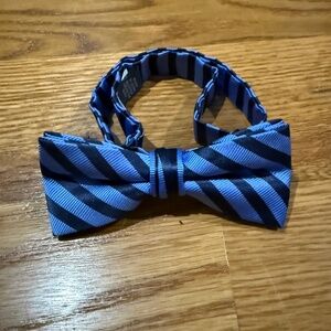 J.Khaki little boy bow tie